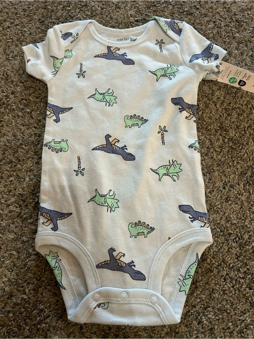 New infant carters 9m 4 pieces one pieces